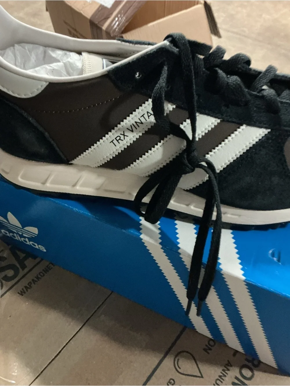 adidas TRX VINTAGE Box Label in Brown, 9.5